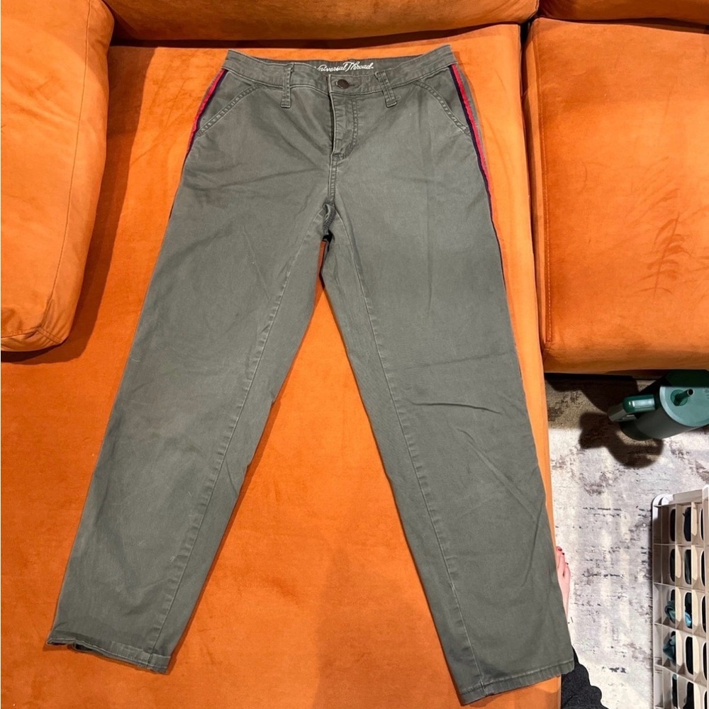 Universal Thread Men's Army Green Chinos